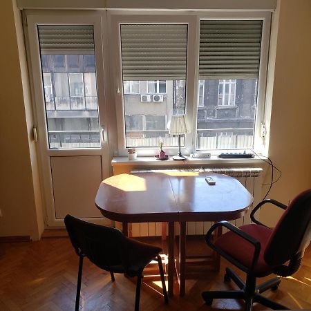 Private Cozy Room 2 With Shared Kitchen In Appartment Белград Екстериор снимка