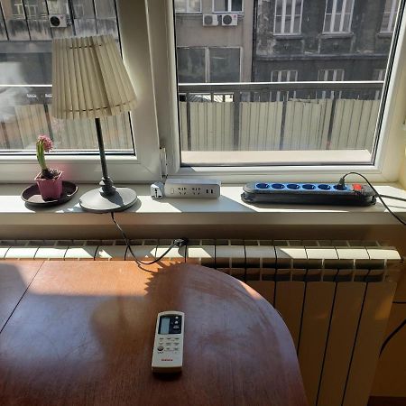 Private Cozy Room 2 With Shared Kitchen In Appartment Белград Екстериор снимка