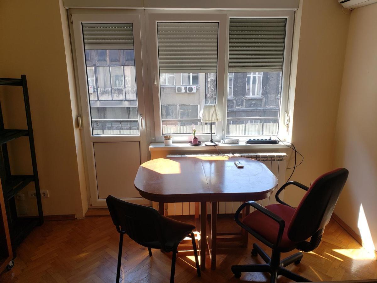 Private Cozy Room 2 With Shared Kitchen In Appartment Белград Екстериор снимка