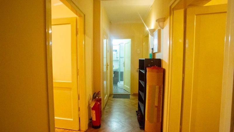 Private Cozy Room 2 With Shared Kitchen In Appartment Белград Екстериор снимка